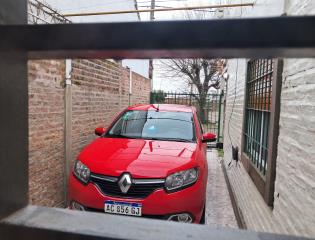 Vehículo con 2 imágenes