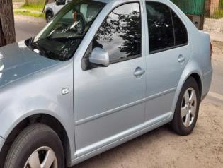 Vehículo con 5 imágenes