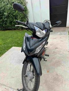 Vehículo con 4 imágenes